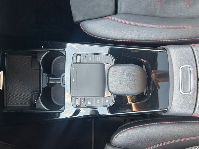 Mercedes-Benz Classe CLA 200 AMG Line – Image 18