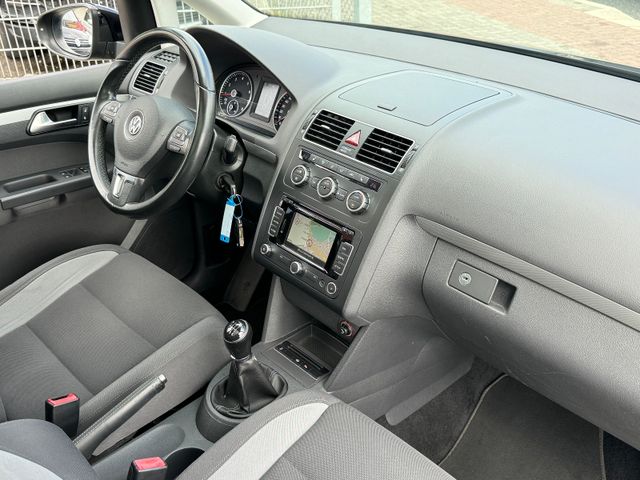 Volkswagen Touran Life Panorama Navi Sièges chauffants – Image 22