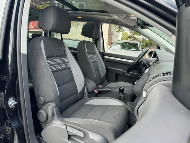 Volkswagen Touran Life Panorama Navi Sièges chauffants – Image 34