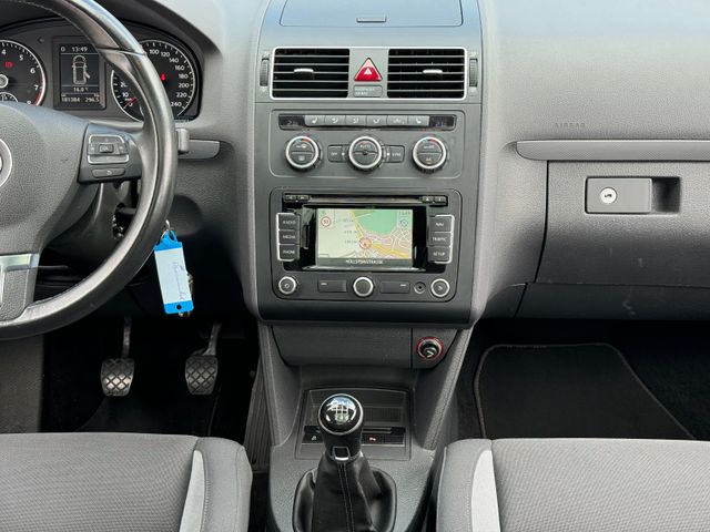 Volkswagen Touran Life Panorama Navi Sièges chauffants – Image 24