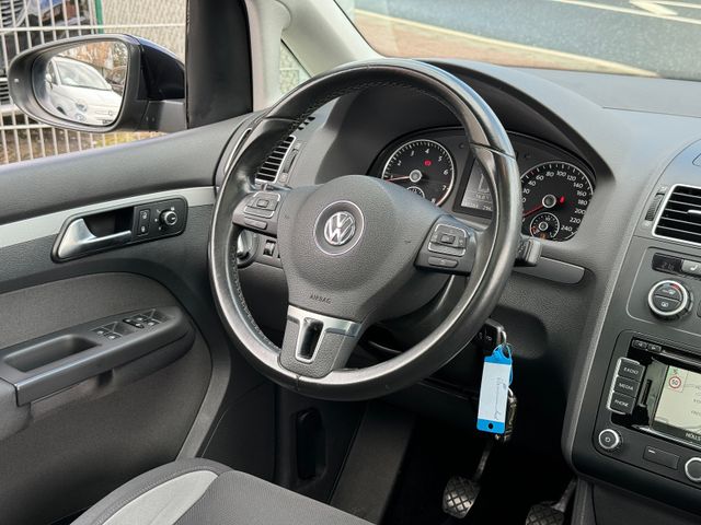 Volkswagen Touran Life Panorama Navi Sièges chauffants – Image 17