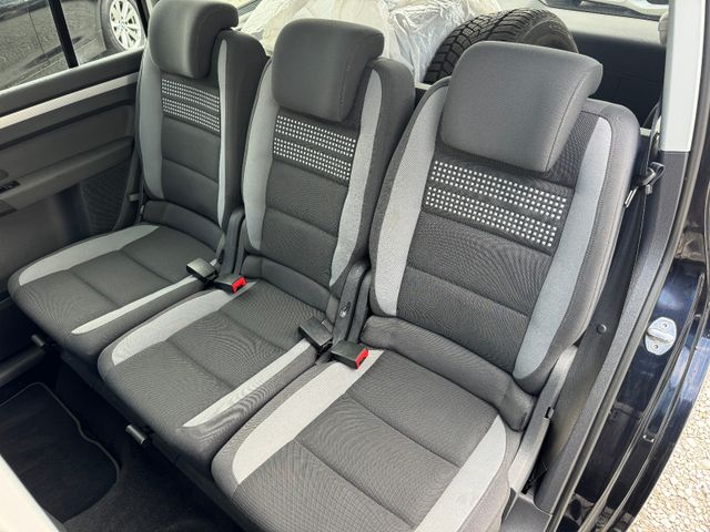 Volkswagen Touran Life Panorama Navi Sièges chauffants – Image 36