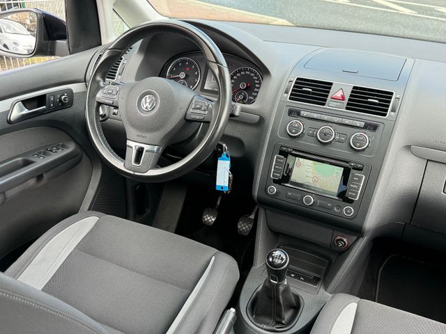 Volkswagen Touran Life Panorama Navi Sièges chauffants – Image 26